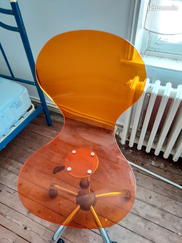 Chaise de bureau plastique orange (image 1)