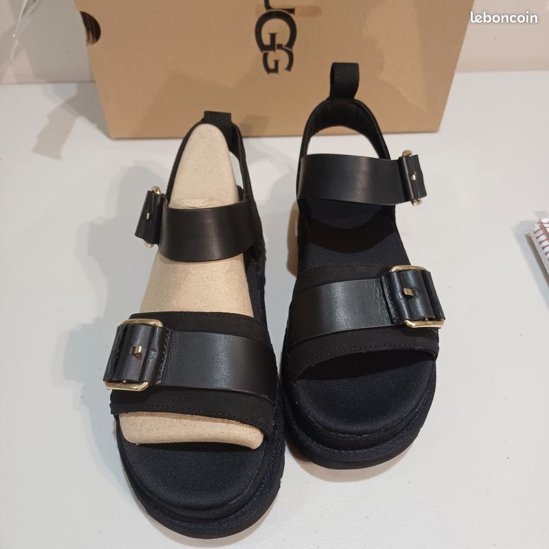 Sandales UGG Noires Élégantes à Double Boucle. Taille 39. 8670 (image 5)