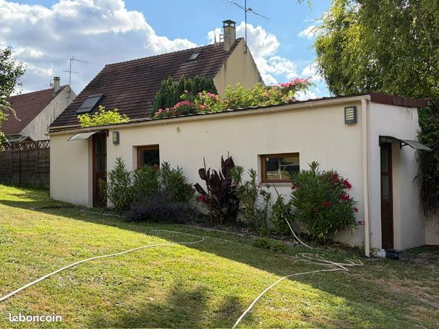 Maison à louer avec piscine hors sol (image 10)