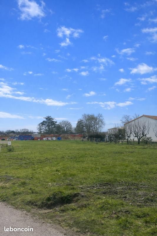 Terrain 322 m² Corme Royal · à Corme-Royal · 40 000 €