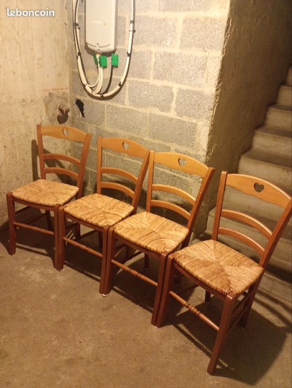 Lot de 4 chaises en bois et paille avec motif cœur (image 1)