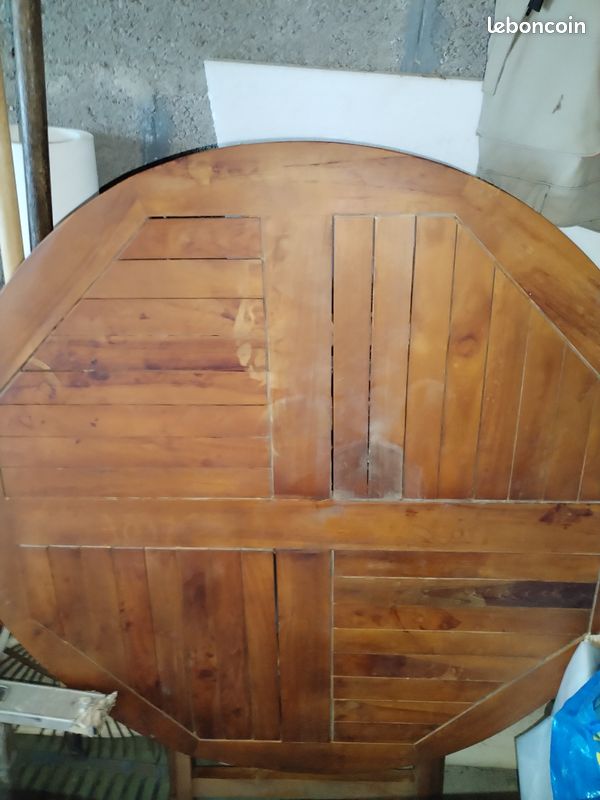 Table et chaises en bois (image 1)