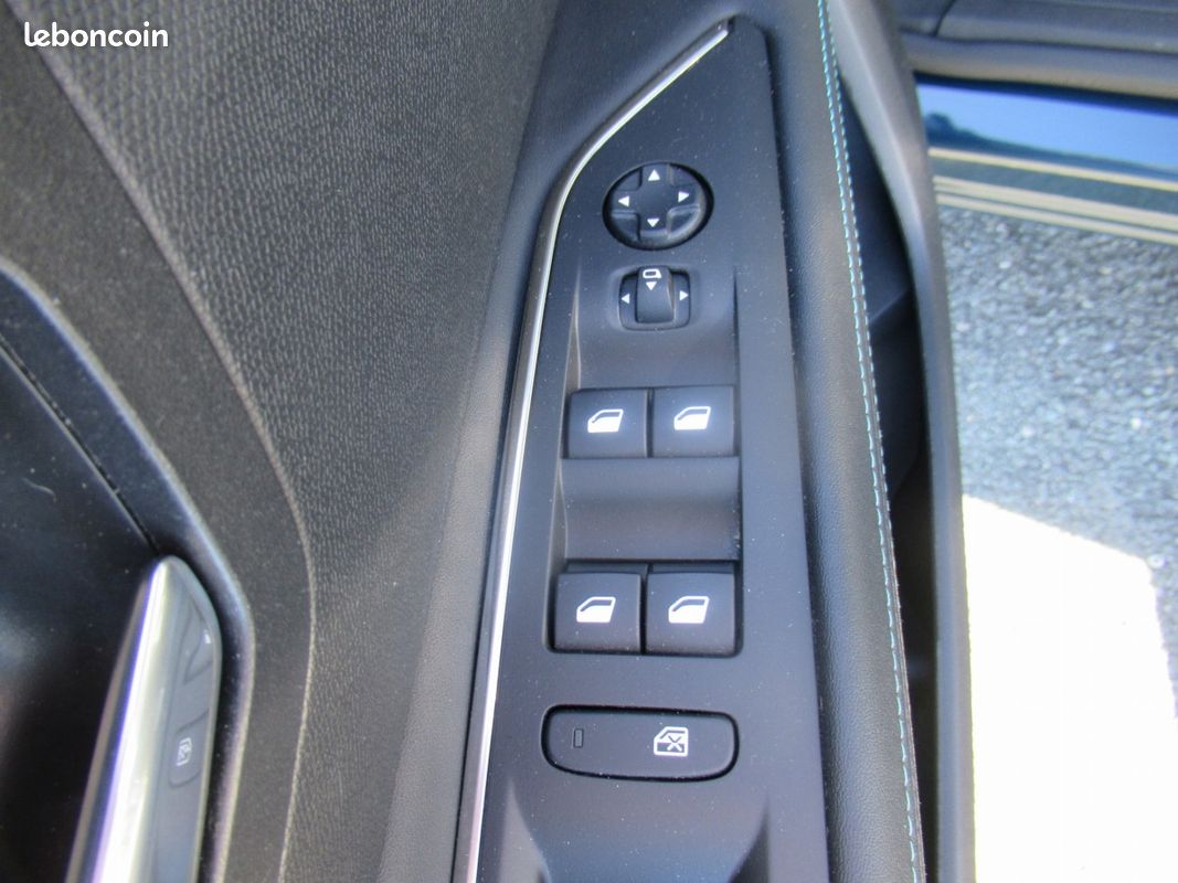 Peugeot 3008 (2) 1.6 HYBRID 225 E-EAT8 Allure Pack (image 15)