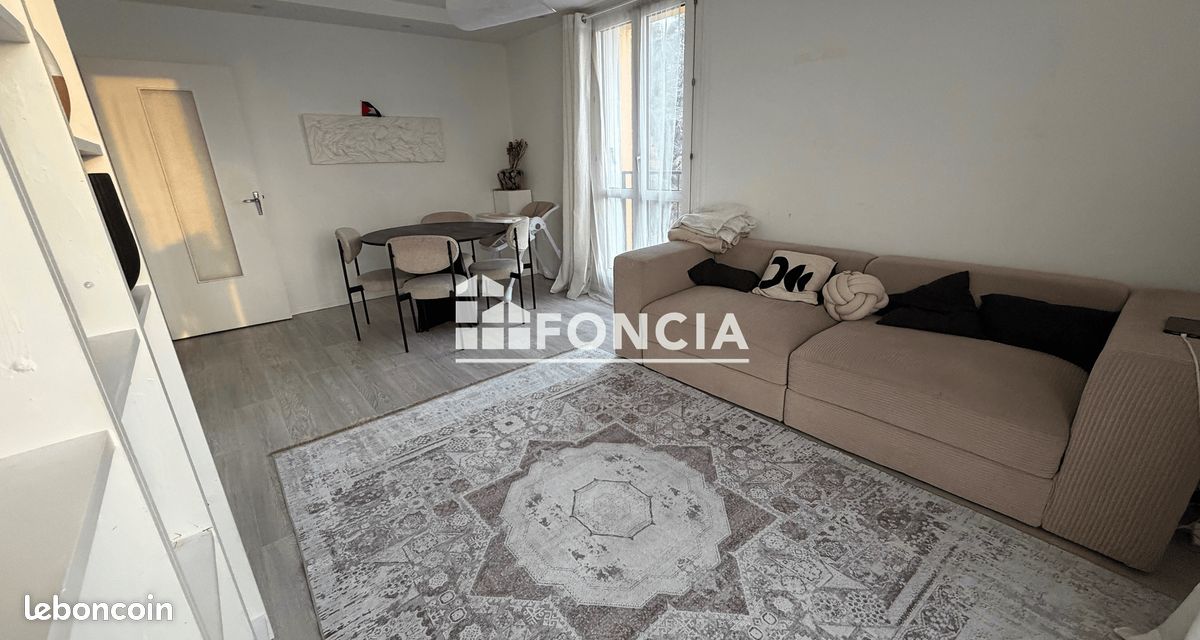 Appartement 3 pièces 65 m² · à Corbeil-Essonnes · 65 m² · 1 050 €/mois