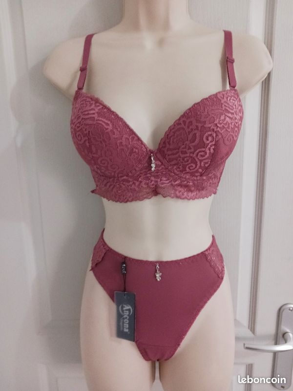 Ensemble 40,90B (image 1)