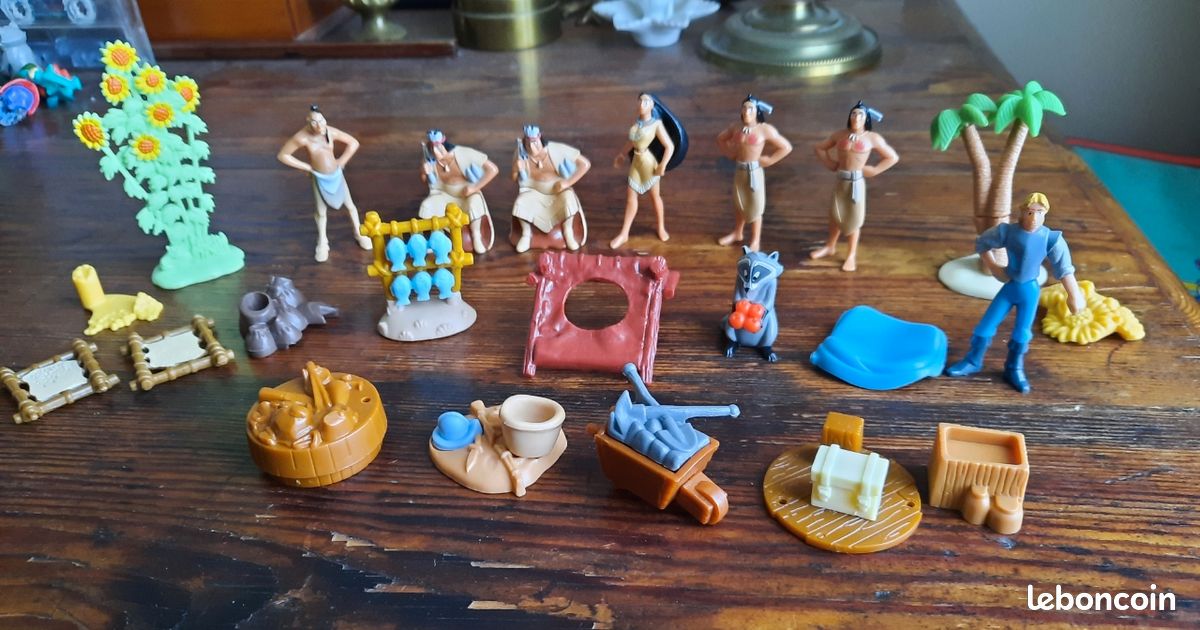 Lot personnages et accessoires Pocahontas (image 3)