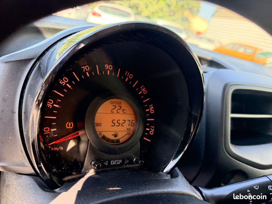 Toyota aygo ii 1.0 vvti 69 clim 55mkm (image 13)