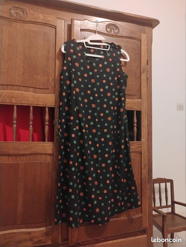 Robe (image 1)