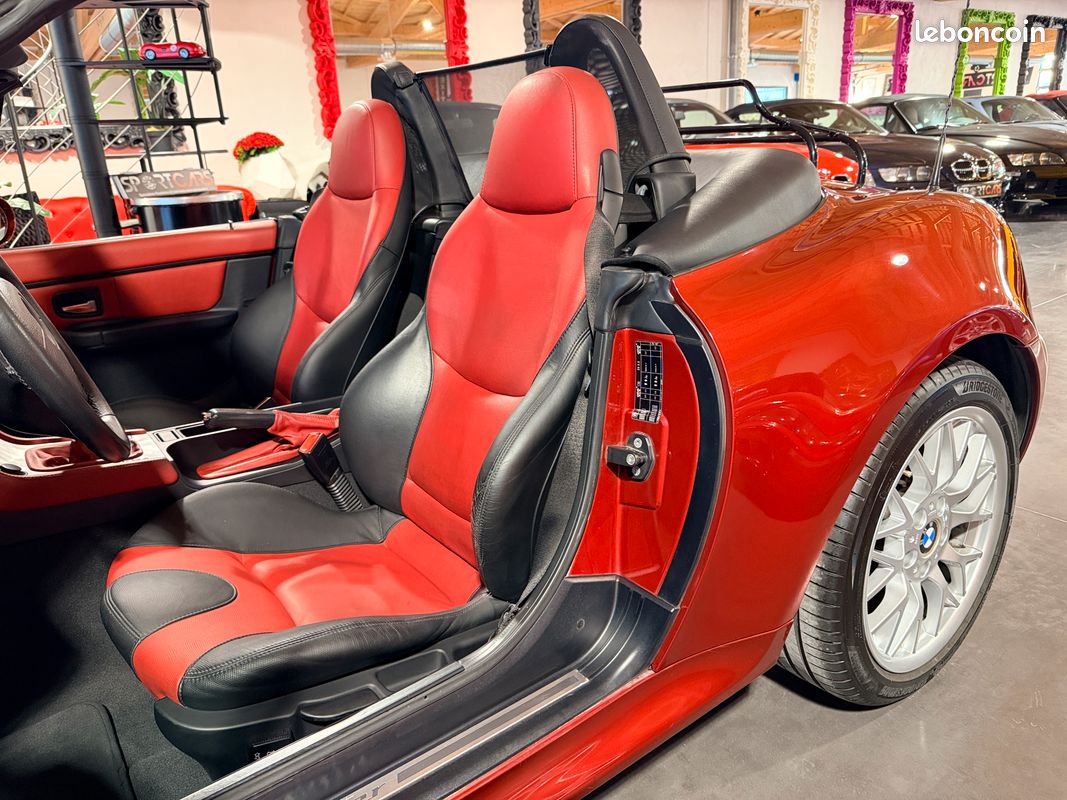 BMW Z3 2.2 6 Cylindres 170cv Phase 2 "SPORT ÉDITION LIMITÉE" Sienarot / Sièges Sport M Tout Cuir Caméléon Noir/Rouge 10/2001 SEULEMENT 98.000 km "ÉTAT NEUF" *LIVRAISON POSSIBLE (image 8)