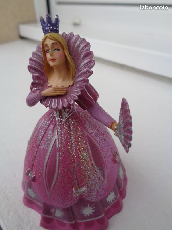 FIGURINE REINE tg (image 1)