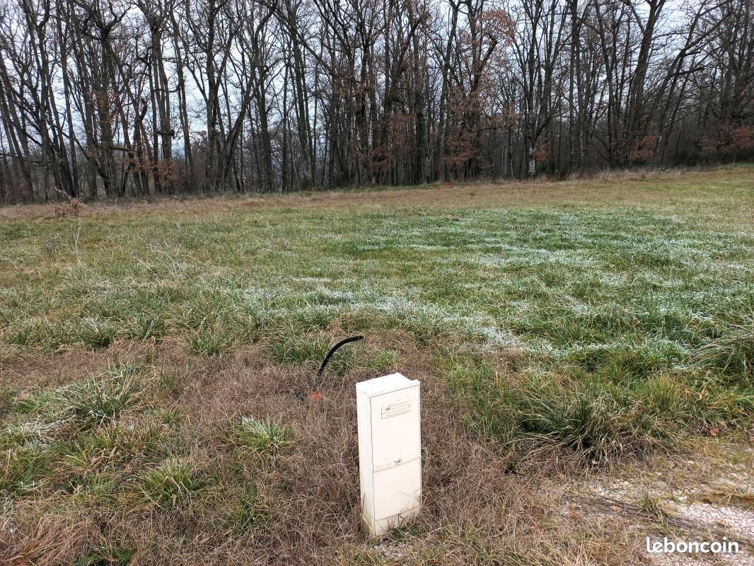 Terrain 815 m² · à Montdurausse · 53 000 €