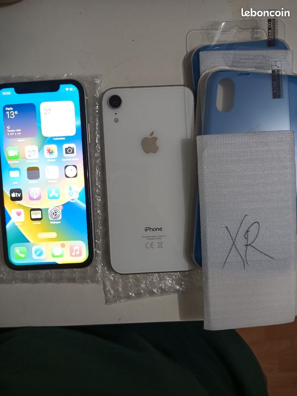 Iphone xr blanc 64go avec coque et chargeur (image 4)