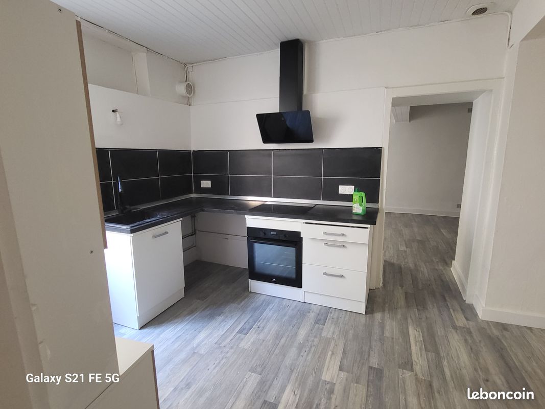 Maison 6 pièces 120 m² · à Mézin · 120 m² · 62 000 €