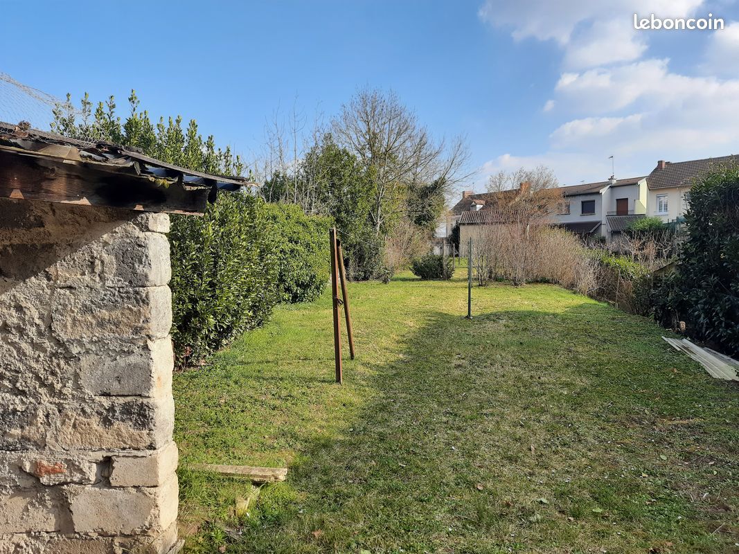 Appartement 1 pièce 35 m² · à Montluçon · 35 m² · 400 €