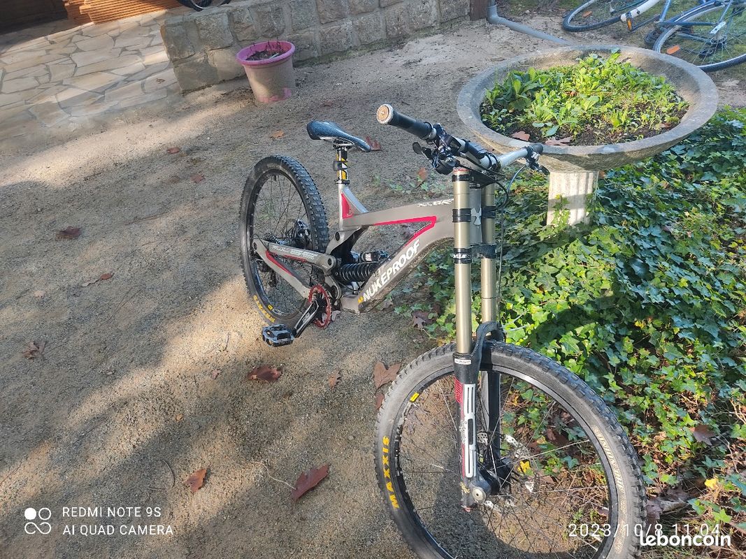 Vélo DH Nick proof état quasiment neuf négociable (image 2)