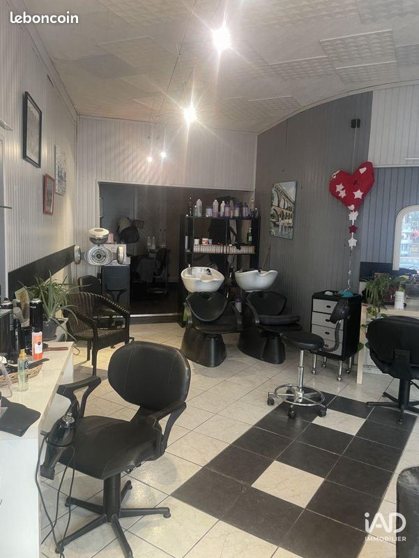 Boutique 43 m² BARJAC (image 1)