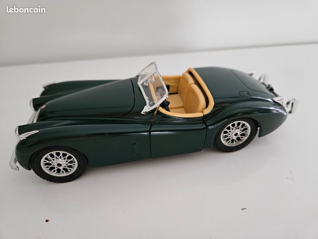 Voiture collection Jaguar XK 1948 vert Burago (image 3)