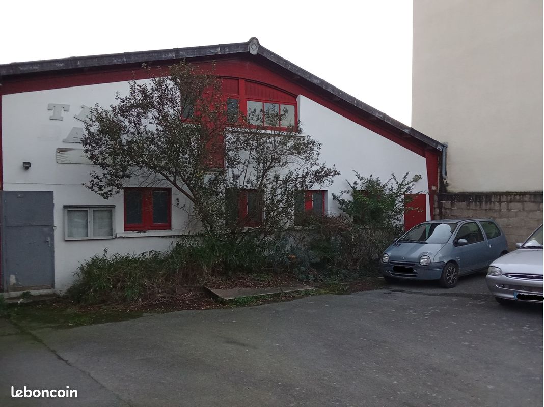 Terrain 300 m² · à Rennes · 300 m² · 390 000 €