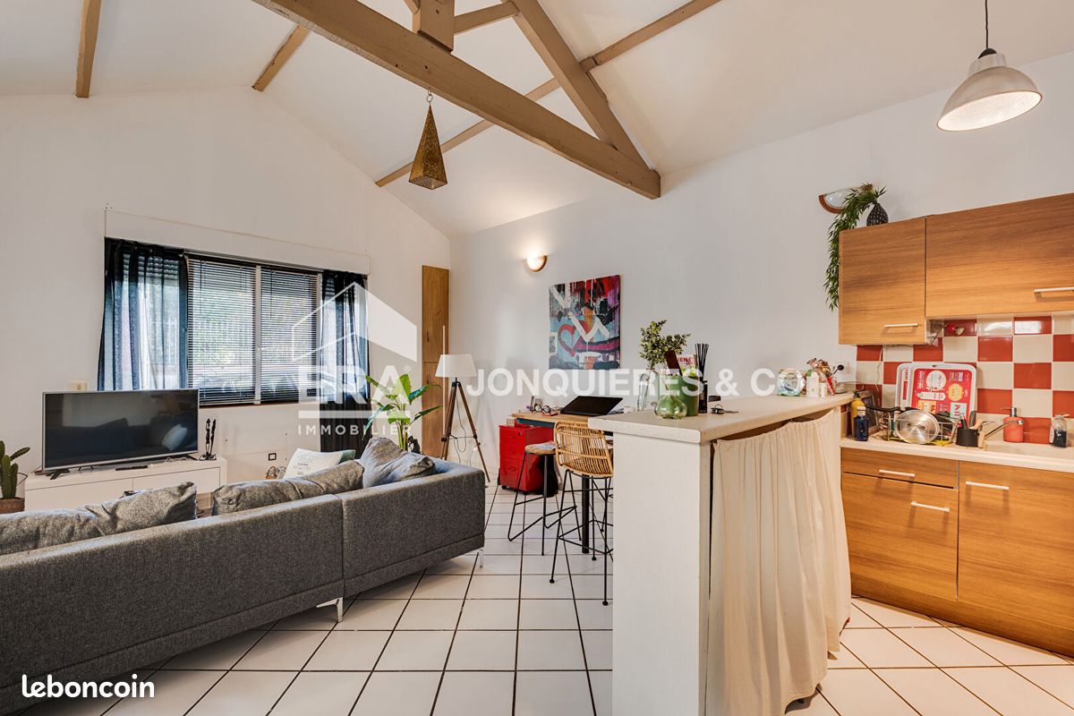 Local commercial 5 pièces 344 m²