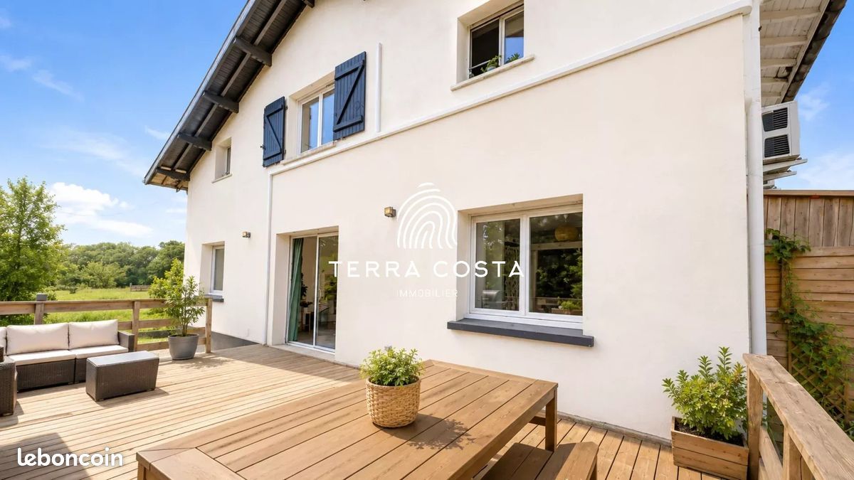 Maison 10 pièces 210 m² · à Saint-Jean-de-Marsacq · 210 m² · 515 000 €