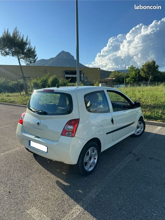 Renault Twingo 2 1.5 DCI 65 REVISION OK GARANTIE 1 AN (image 10)