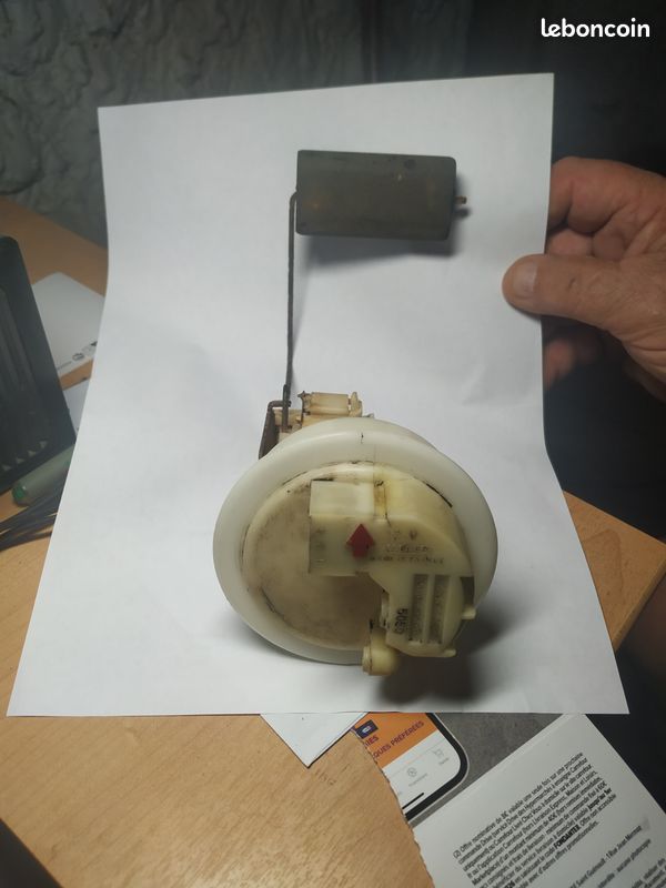 Jauge réservoir carburant essence pour Peugeot 306 2L (image 2)