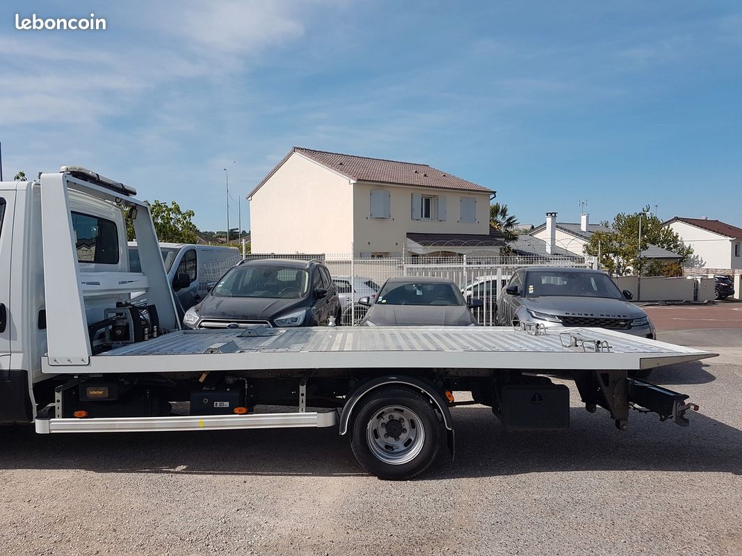 Iveco Daily V (2) 35C18 3.0 HPI 180 3T5 BVM6 Dépanneuse Porte Voiture Plateau Coulissant 131.002 Km (image 17)