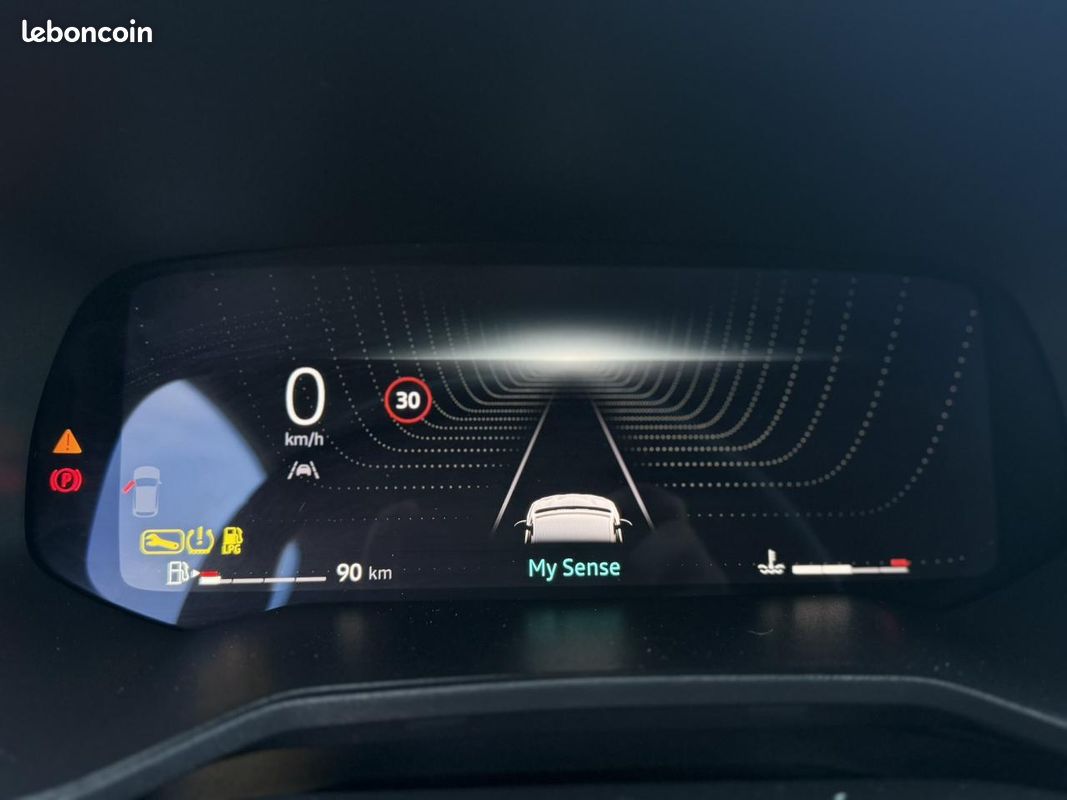 RENAULT CLIO V ECO-G 100 Techno avec Packs : Multimedia, Parking 360 et Safety (image 10)