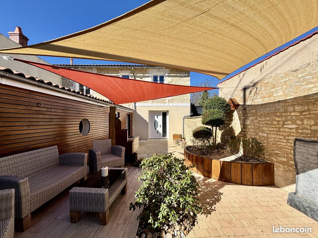 Maison 4 pièces 140 m² · à Neuville-de-Poitou · 140 m² · 269 000 €