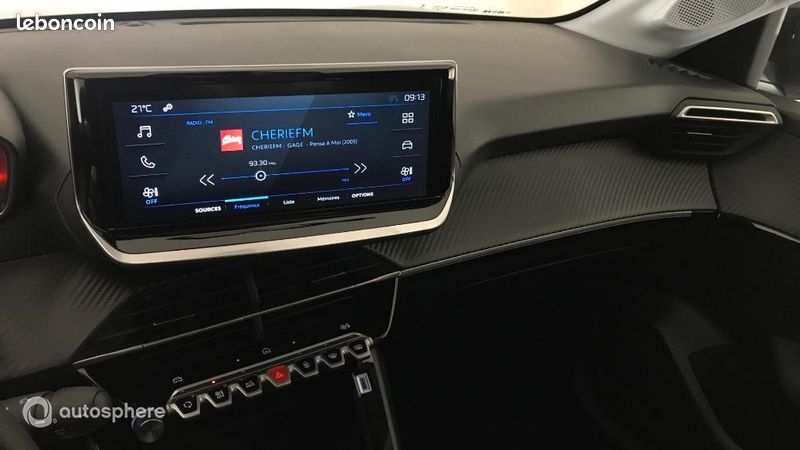 Peugeot 208 1.2 100ch S&S Style (image 19)