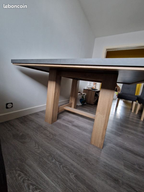 Table (image 3)