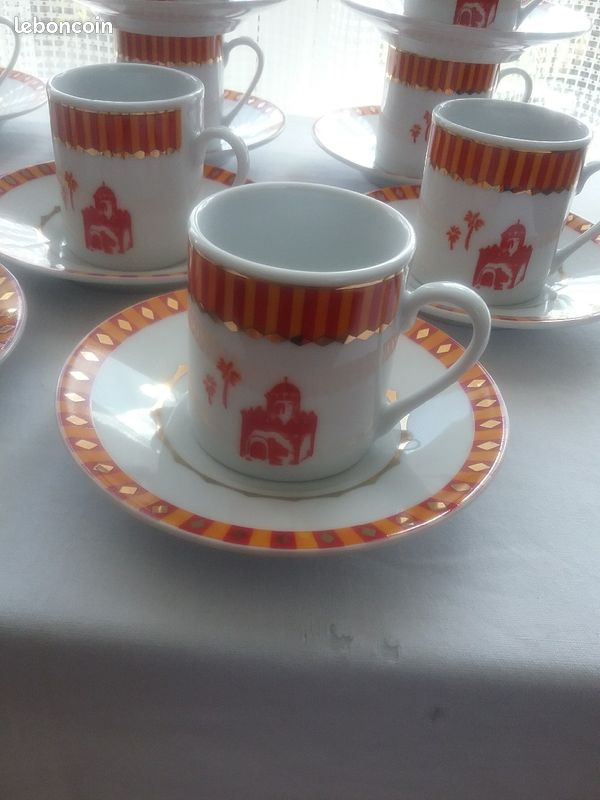 Tasses et soucoupes (image 1)