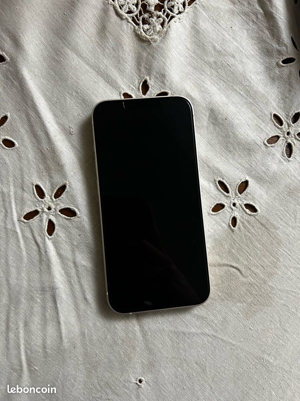 IPhone 14 (image 1)