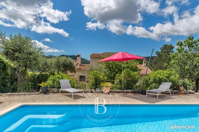 Villa 7 pièces 160 m²