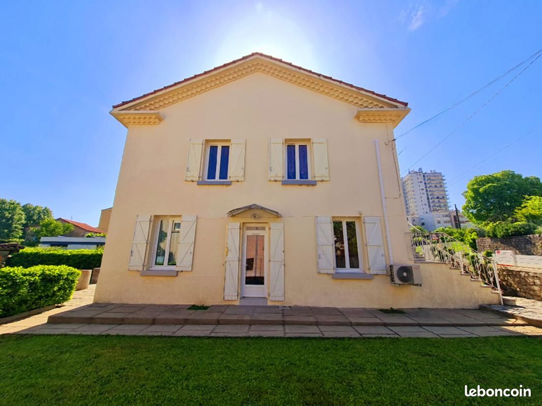 Maison 6 pièces 171 m² · à Alès · 171 m² · 250 000 €