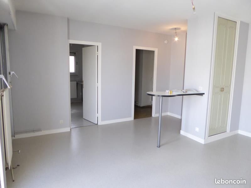 Studio 1 pièce 34 m² - Poitiers 86000 (image principale 0)