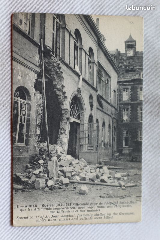 Arras, seconde cour de l'hôpital saint Jean, Pas de Calais 62, carte postale ancienne cpa, vf91 (image 1)