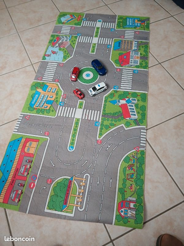 Jeu tapis avec 4 voitures (image 3)