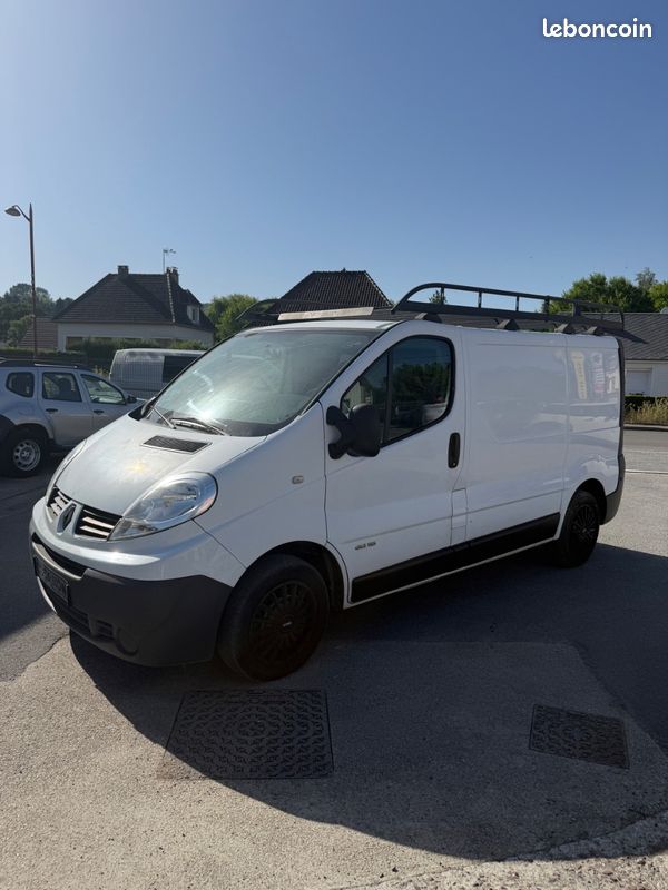 Renault TRAFIC 2.0dci 115 2eme main tres propre (image 3)