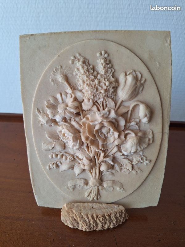 Sculpture en bas-relief bouquet de fleurs (image 1)