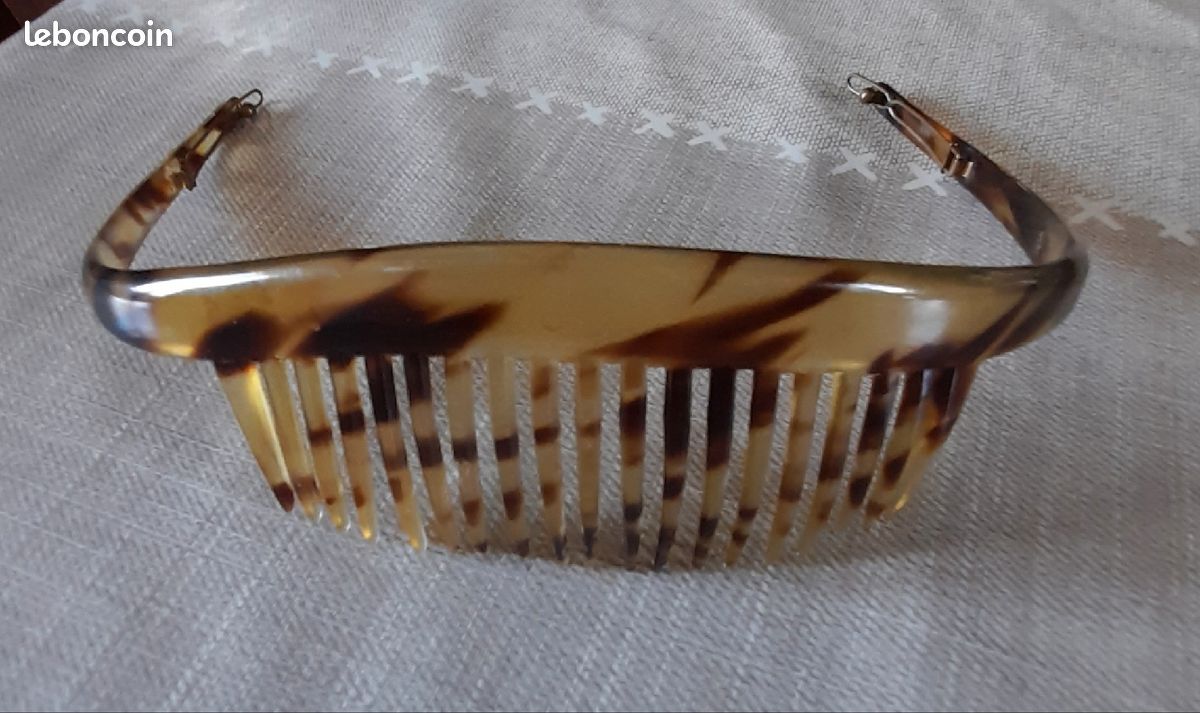 Rare peigne/sert tête ancien (image 1)