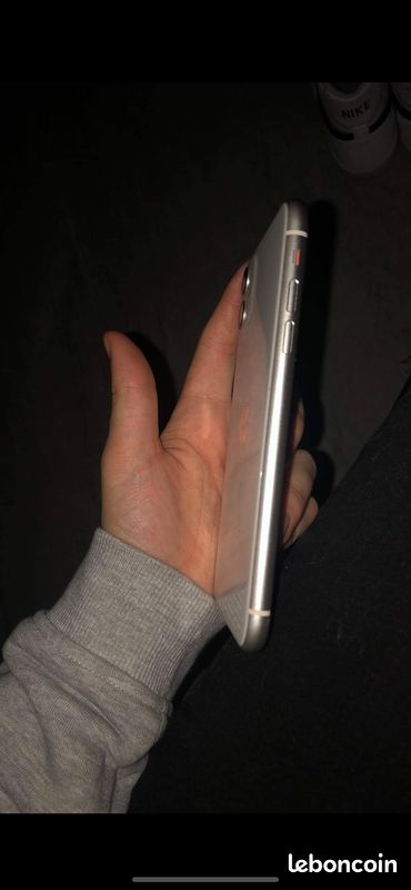 IPhone 11 (image 2)