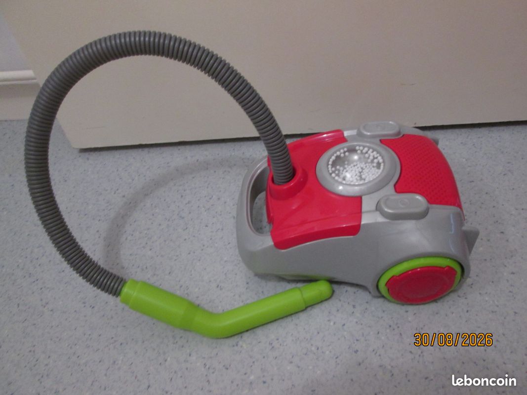 Lot ménage : aspirateur/chariot/ramasse poussiere/balayette (image 4)