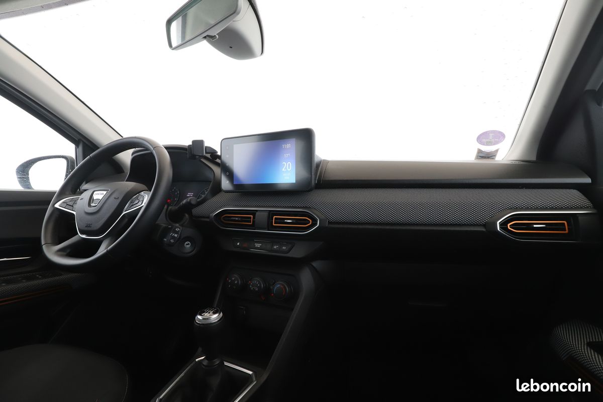 Dacia Sandero III Stepway 1.0 TCe Confort 91 ch (image 7)