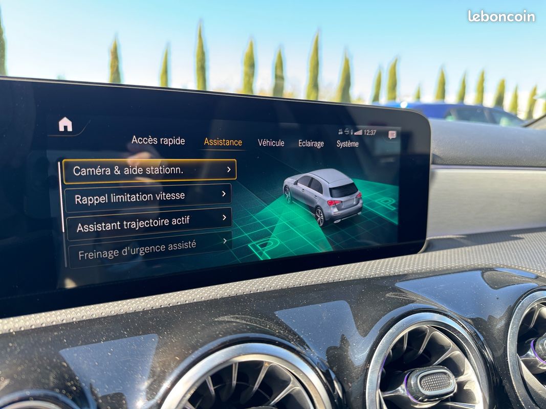 MERCEDES CLASSE A 200 D AMG LINE 8G-DCT Premium + CarPlay Caméra AR Radar AV/AR Toit Ouvrant Garantie 12 mois (image 25)