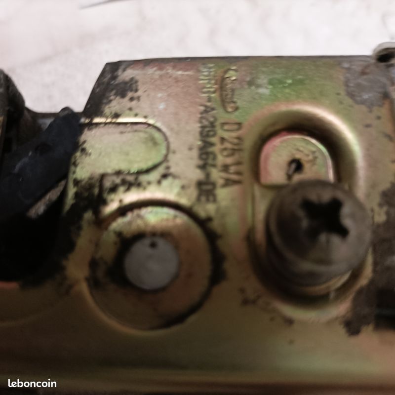 Serrure electrique porte ford fiesta 4 AVD (image 3)