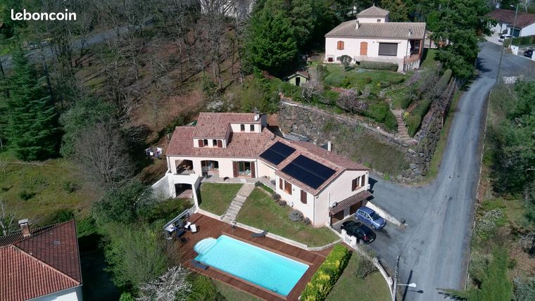 Villa 330m² dont 200 m² habitable sur 1650m² de terrain