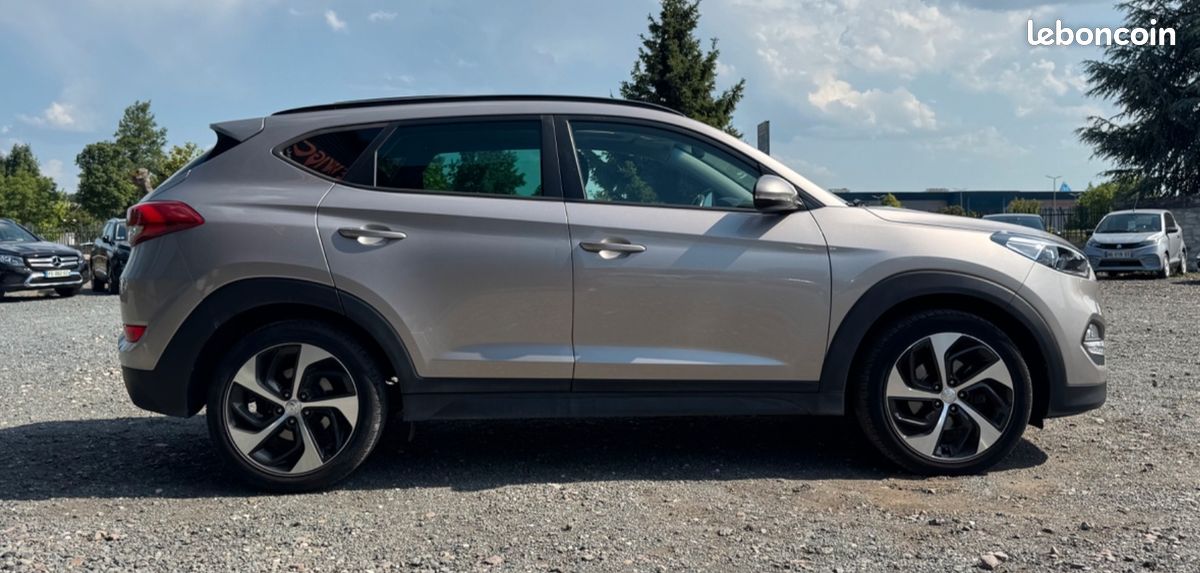 HYUNDAI TUCSON 1.7 CRDI 140 CREATIVE - TOIT OUVRANT - CARPLAY - SIÈGES CHAUFFANTs (image 25)