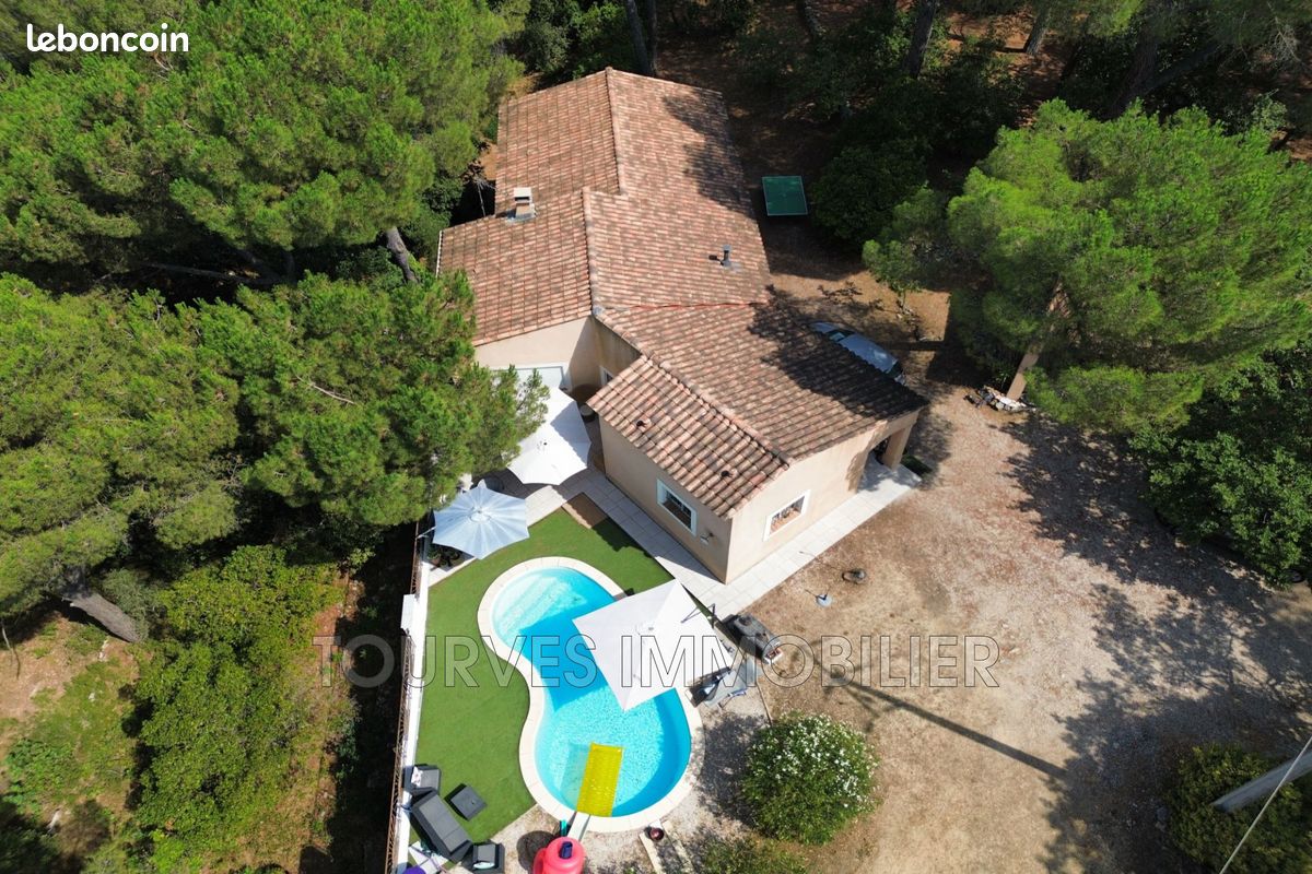Maison 6 pièces 186 m² · à Tourves · 186 m² · 599 000 €