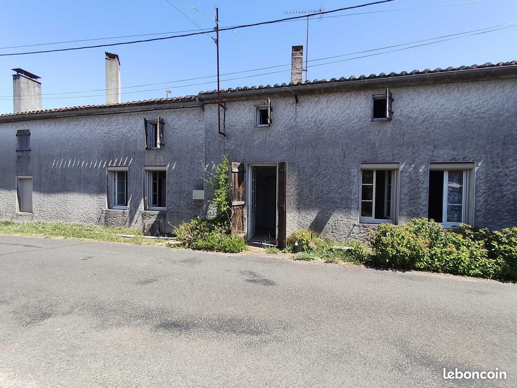 Maison 4 pièces 64 m² · à Mansle-les-Fontaines · 64 m² · 55 000 €